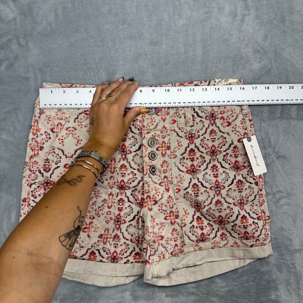 Anthropologie Pilcro The Wanderer Shorts Rose Tyrie Floral Button Fly 28 NEW - Picture 9 of 10